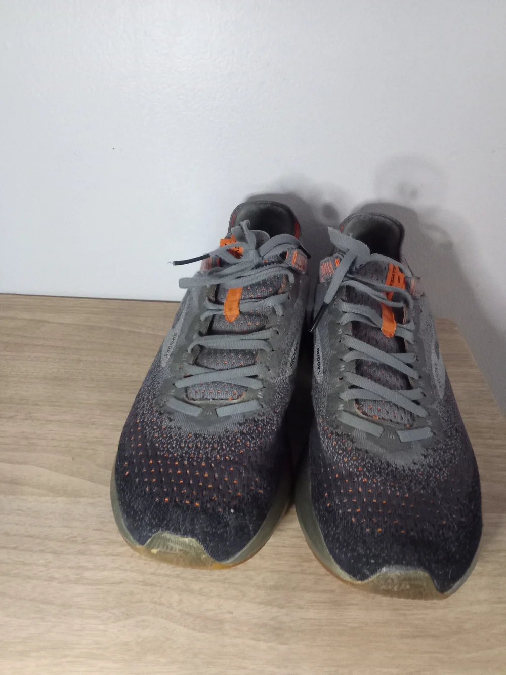 Brooks men trainers